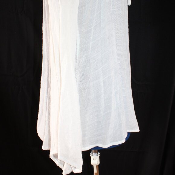 BY DESIGN Ivory Cold Shoulder Casual Blouse Shirt Top Size Medium - Picture 12 of 16